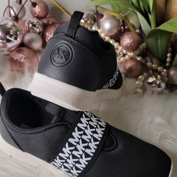 Michael Kors Toddler Sneakers - Picture 6 of 8